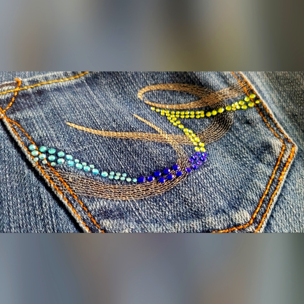 Express Vintage studded jeans 🔥